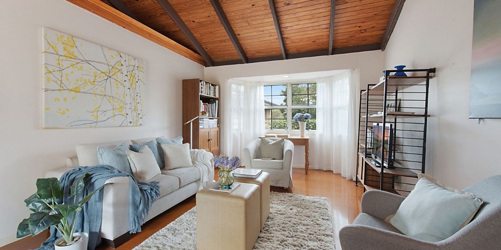 Kenmore Hills Home – do you need part styling on a shoestring Kenmore Hills Home - do you need part styling on a shoestring